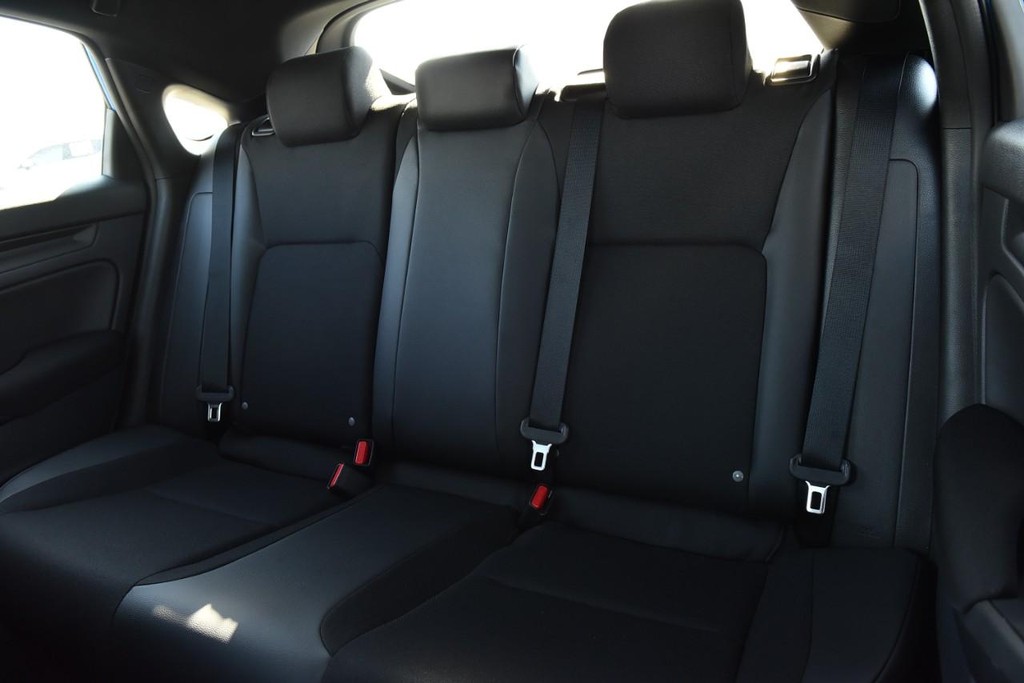 Honda Civic Hatchback Vehicle Image 22