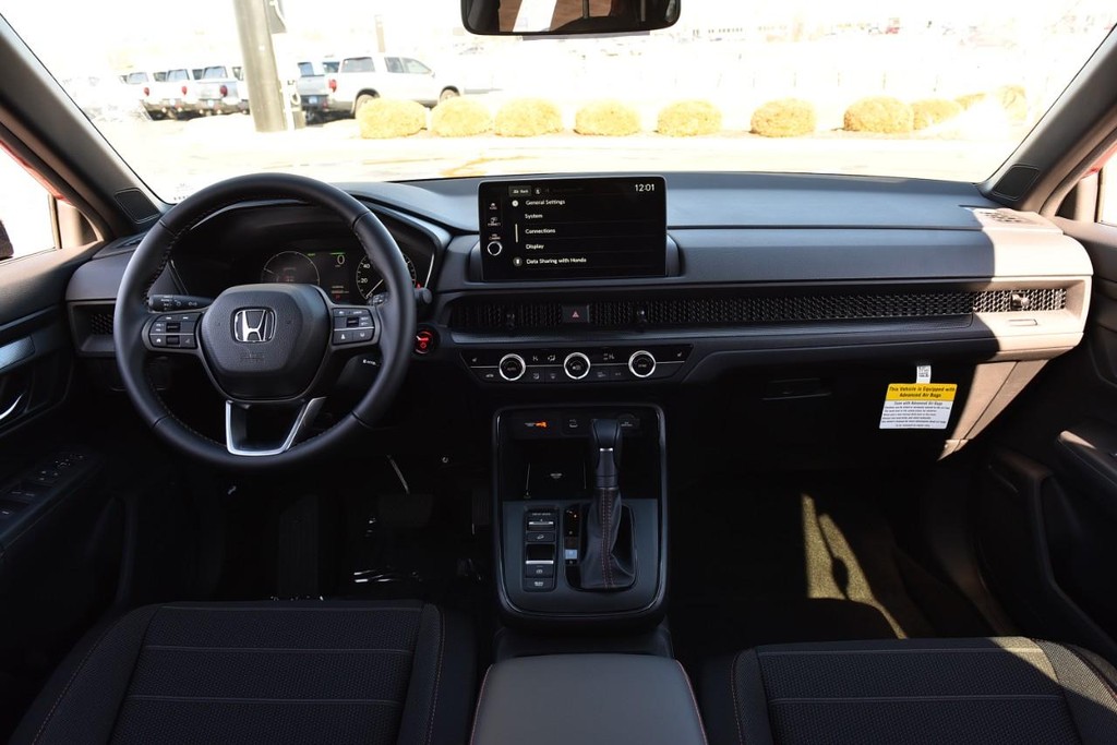 Honda CR-V Hybrid Vehicle Image 07