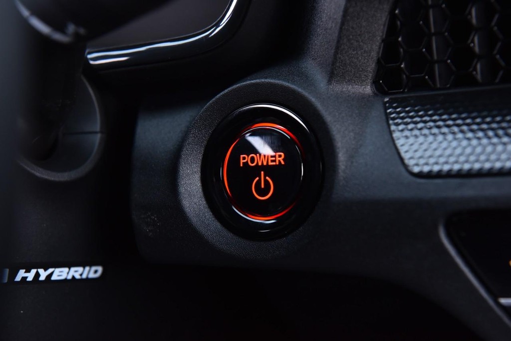 Honda CR-V Hybrid Vehicle Image 18