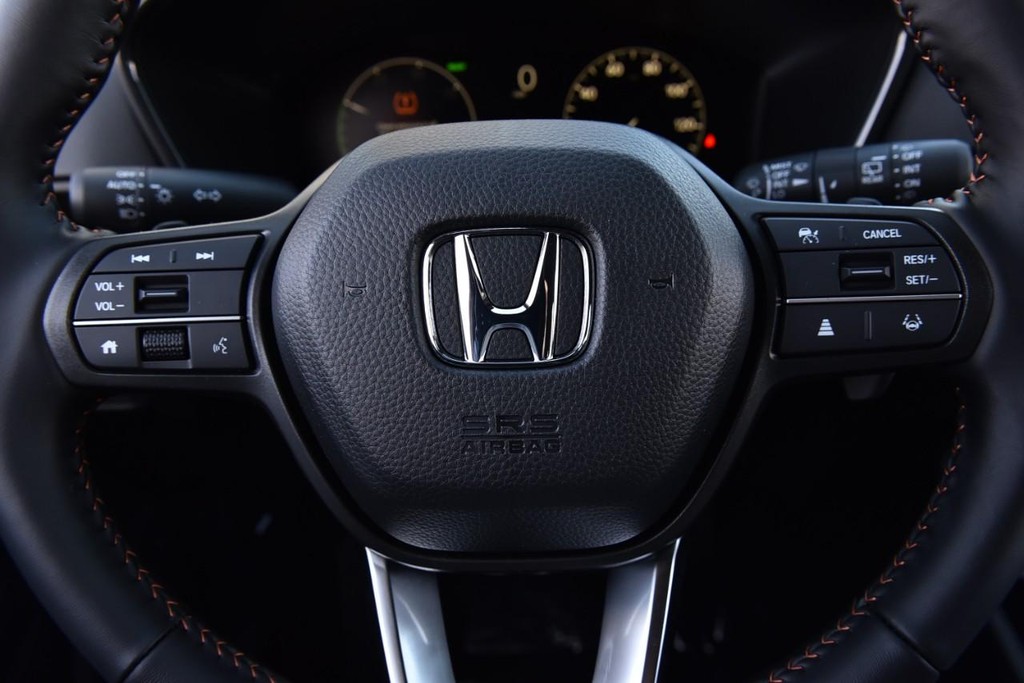 Honda CR-V Hybrid Vehicle Image 19