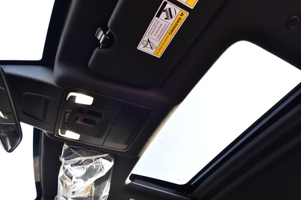 Honda CR-V Hybrid Vehicle Image 22