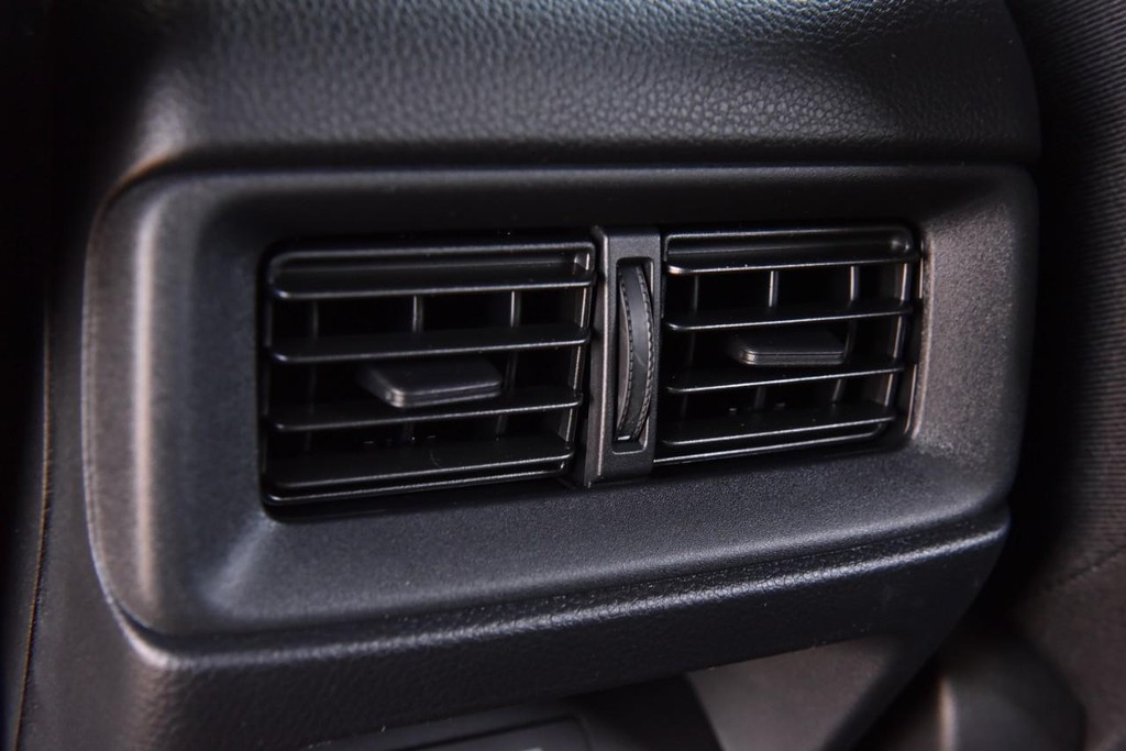 Honda CR-V Hybrid Vehicle Image 24