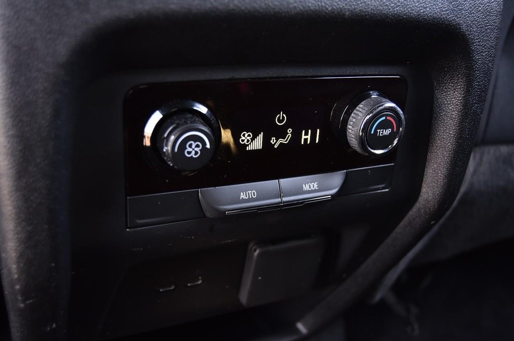 Chevrolet Traverse Vehicle Image 26