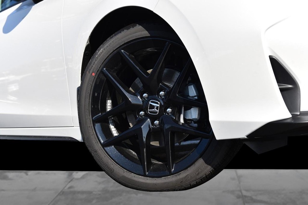 Honda Civic Hatchback Hybrid Vehicle Image 03