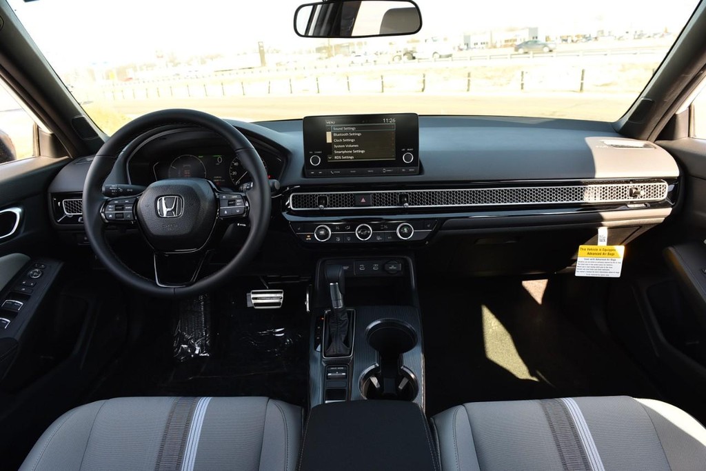 Honda Civic Hatchback Hybrid Vehicle Image 07