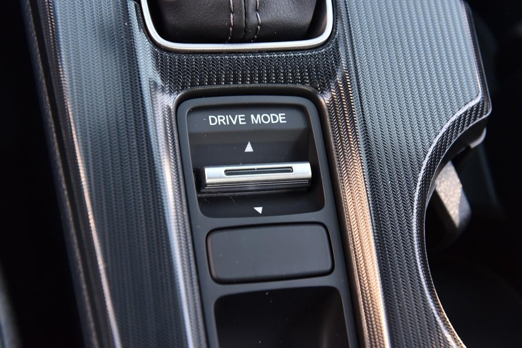 Honda Civic Hatchback Hybrid Vehicle Image 17