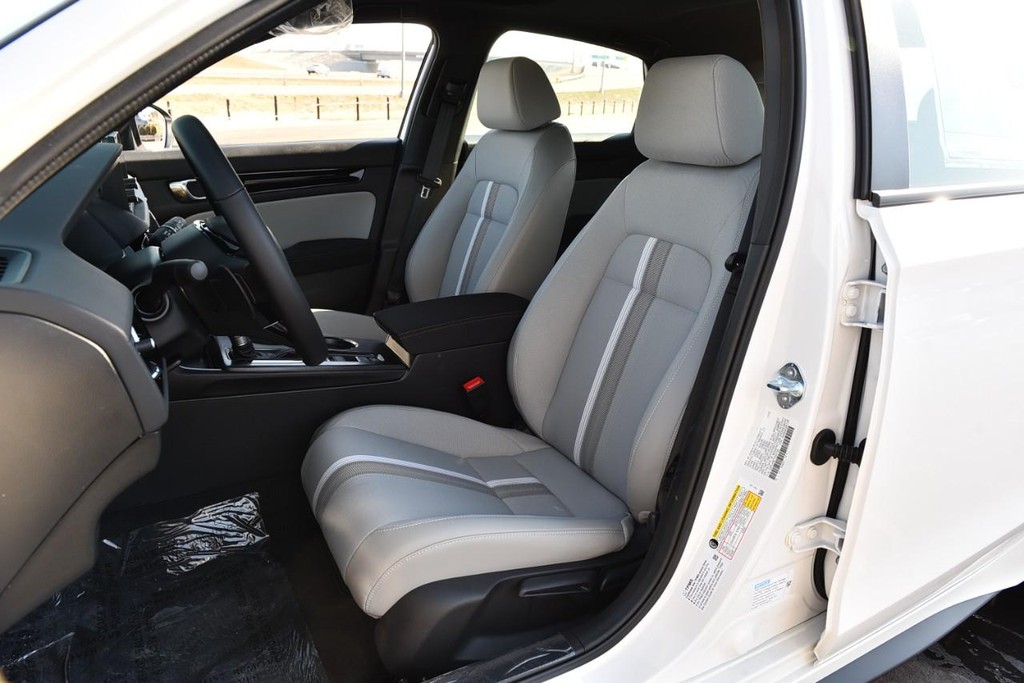 Honda Civic Hatchback Hybrid Vehicle Image 20