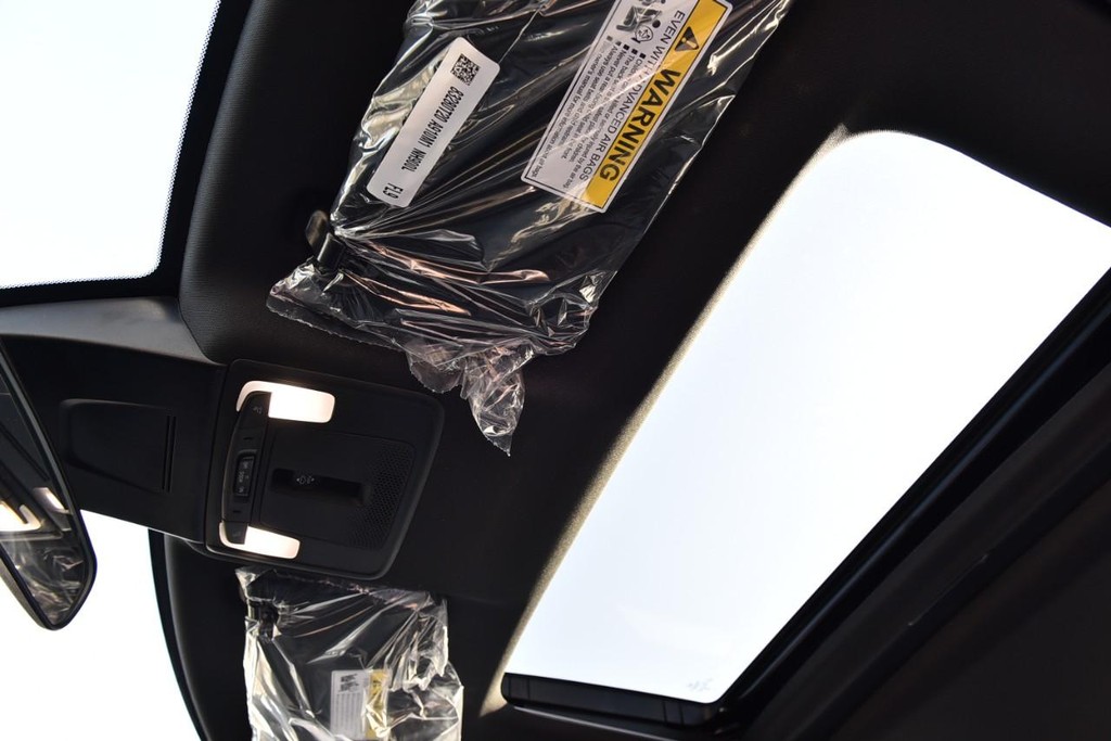 Honda Civic Hatchback Hybrid Vehicle Image 22