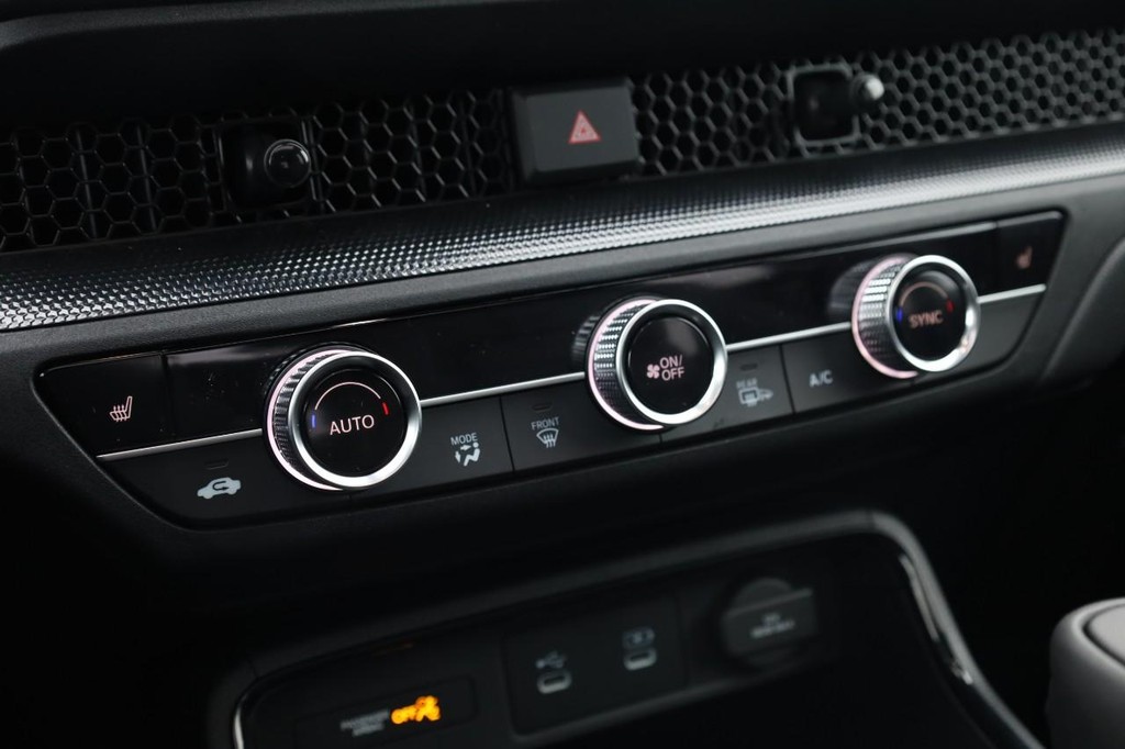 Honda CR-V Hybrid Vehicle Image 12