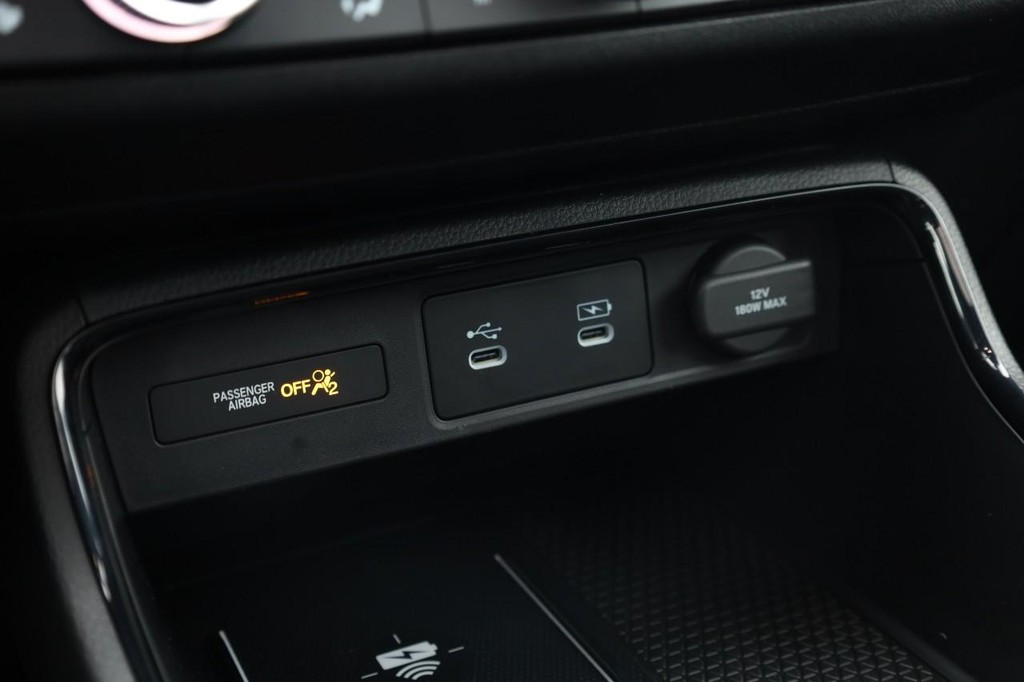 Honda CR-V Hybrid Vehicle Image 13