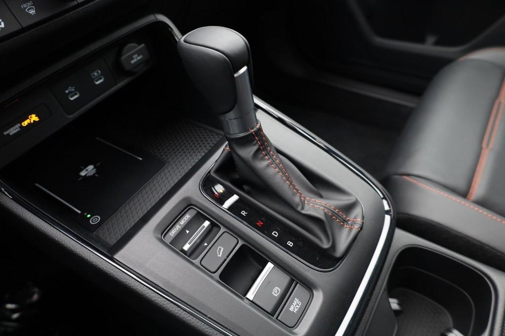 Honda CR-V Hybrid Vehicle Image 14