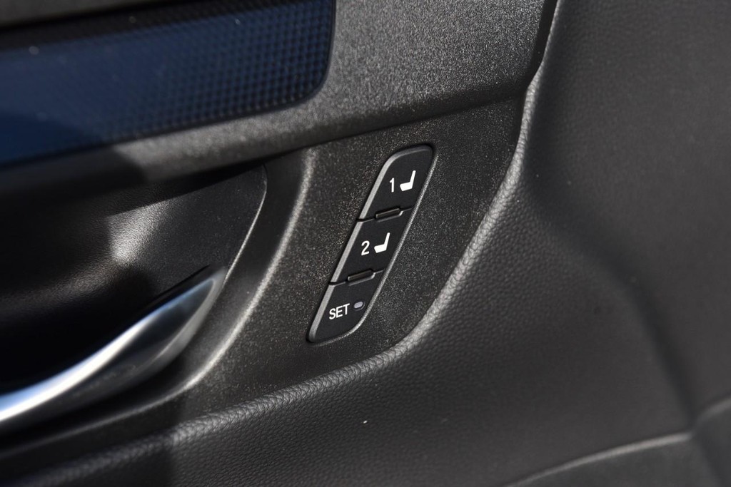 Honda CR-V Hybrid Vehicle Image 09