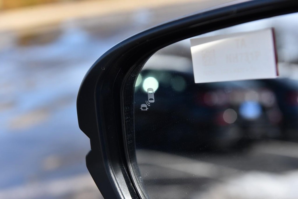 Honda CR-V Hybrid Vehicle Image 10