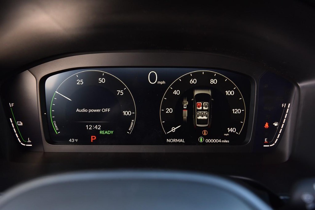 Honda CR-V Hybrid Vehicle Image 12