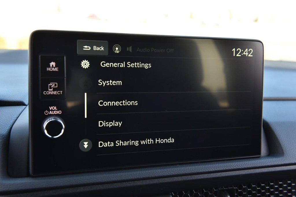 Honda CR-V Hybrid Vehicle Image 15