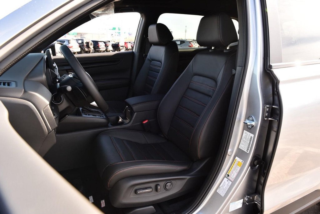 Honda CR-V Hybrid Vehicle Image 22