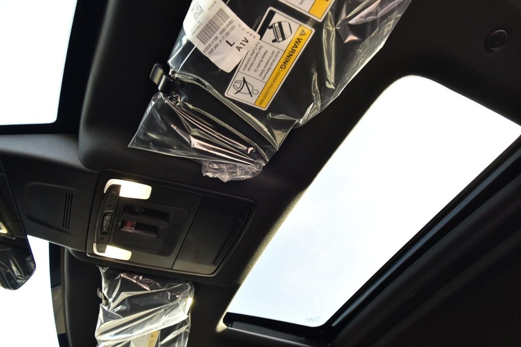 Honda CR-V Hybrid Vehicle Image 24