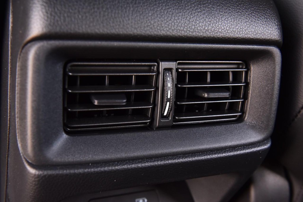 Honda CR-V Hybrid Vehicle Image 26