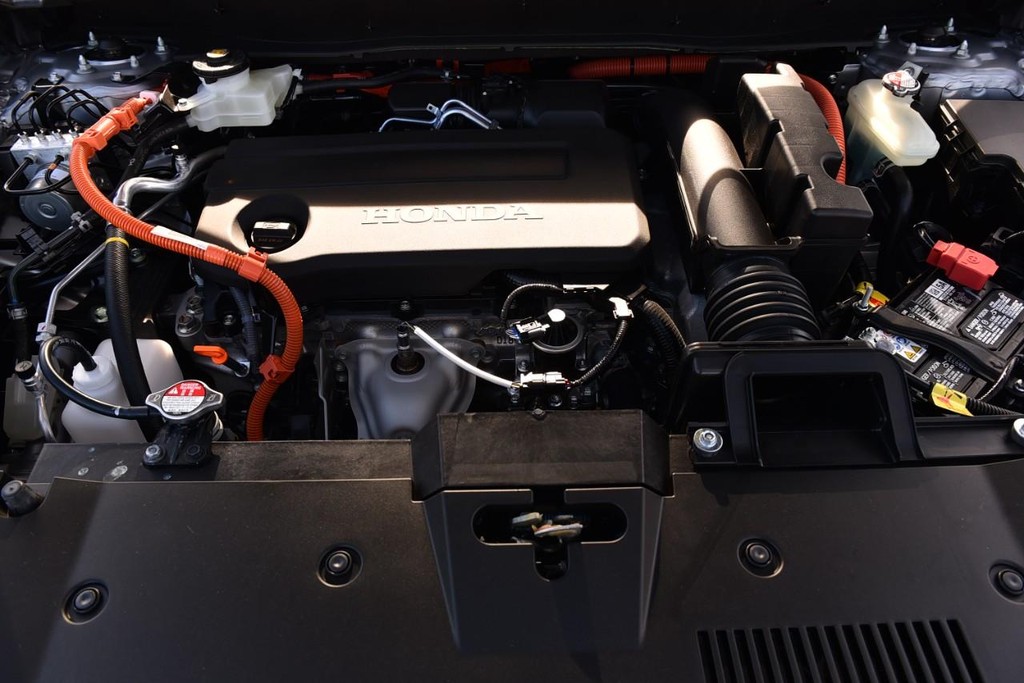 Honda CR-V Hybrid Vehicle Image 30