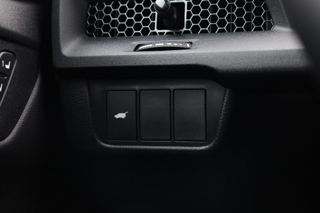 Honda CR-V Hybrid Vehicle Image 18