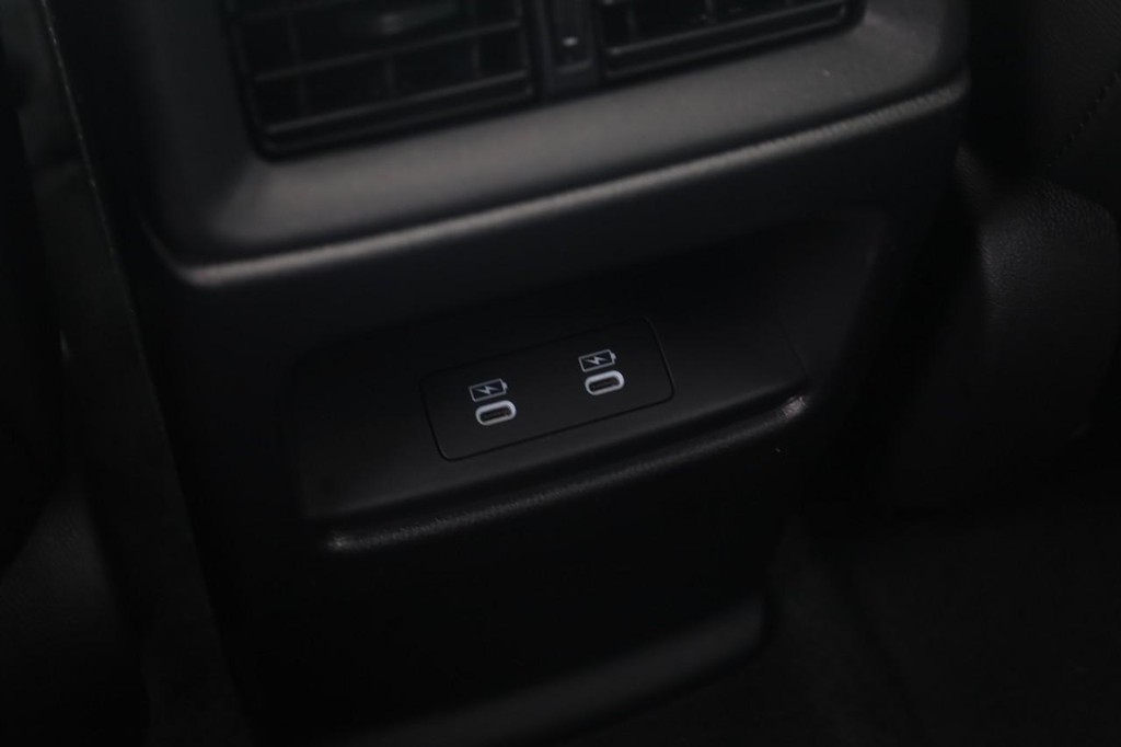 Honda CR-V Hybrid Vehicle Image 21