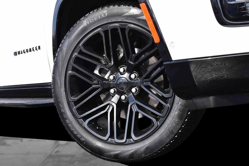 Jeep Wagoneer Vehicle Image 03