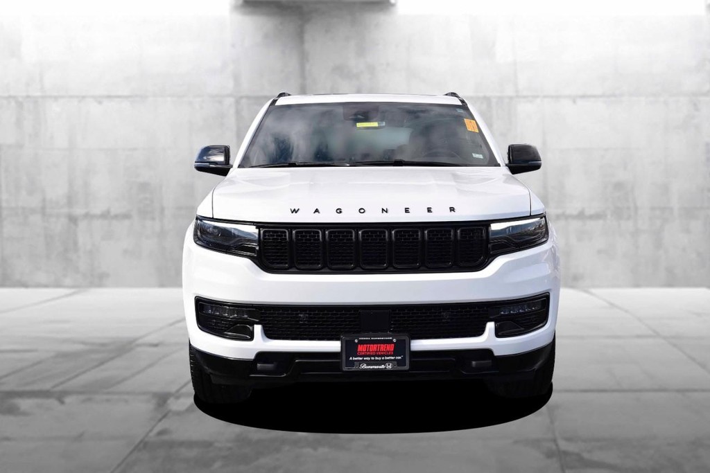 Jeep Wagoneer Vehicle Image 04