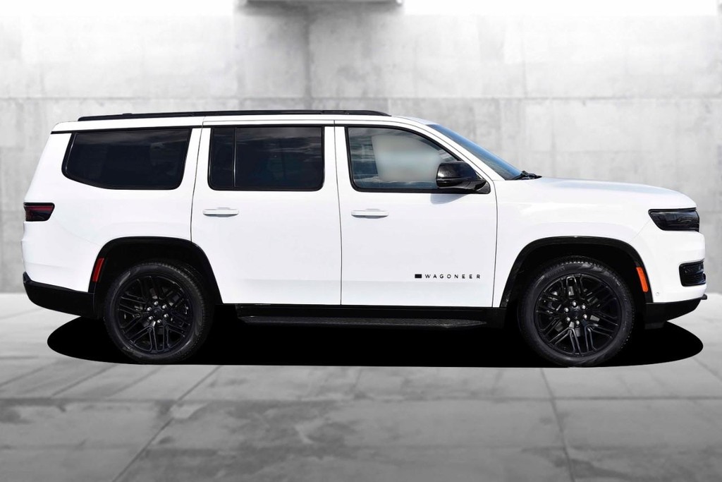 Jeep Wagoneer Vehicle Image 05