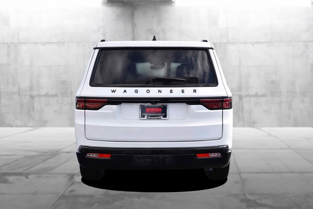 Jeep Wagoneer Vehicle Image 06