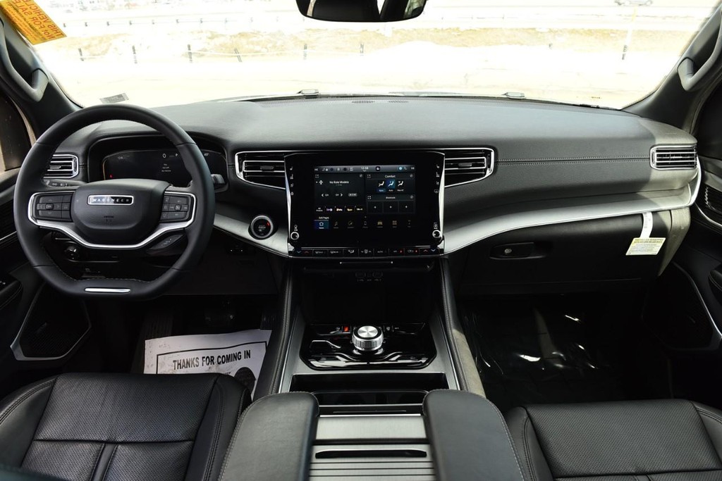 Jeep Wagoneer Vehicle Image 07