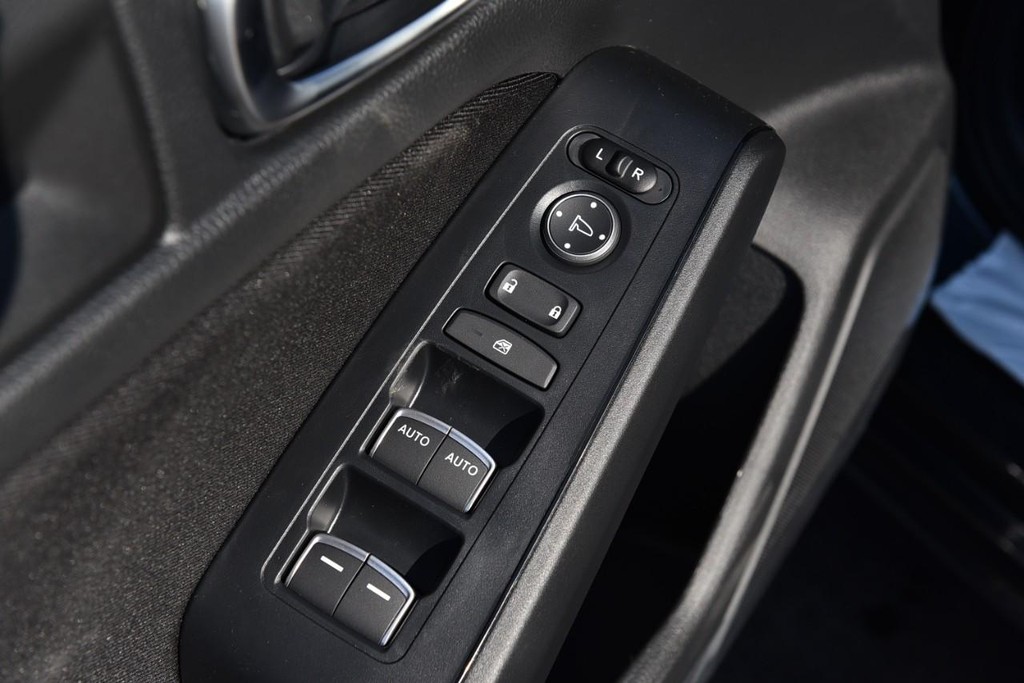 Honda Civic Hatchback Vehicle Image 08