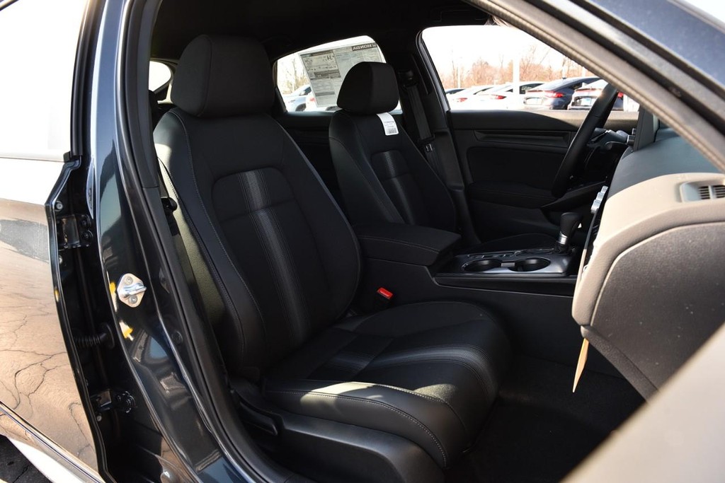 Honda Civic Hatchback Vehicle Image 21