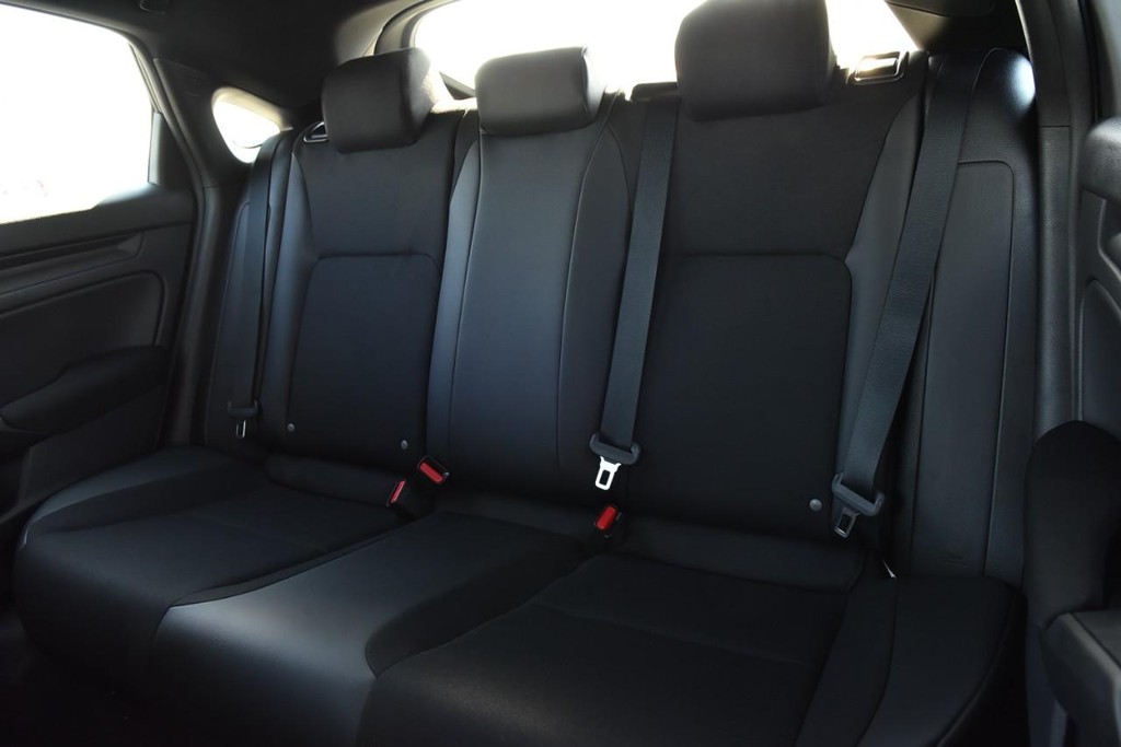 Honda Civic Hatchback Vehicle Image 22