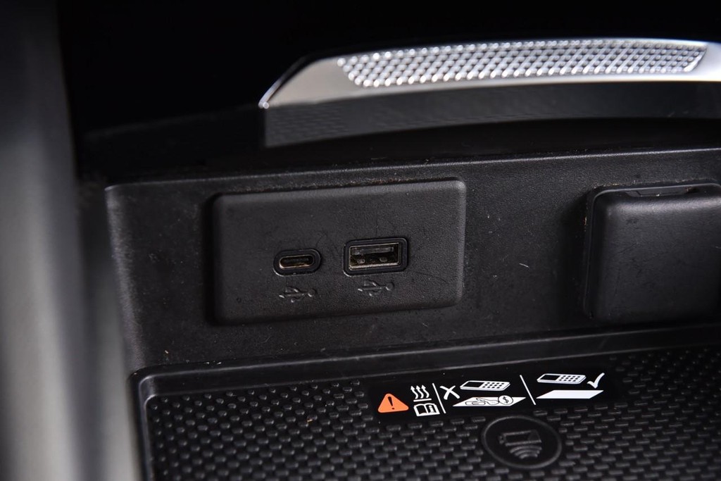 Buick Envision Vehicle Full-screen Gallery Image 19