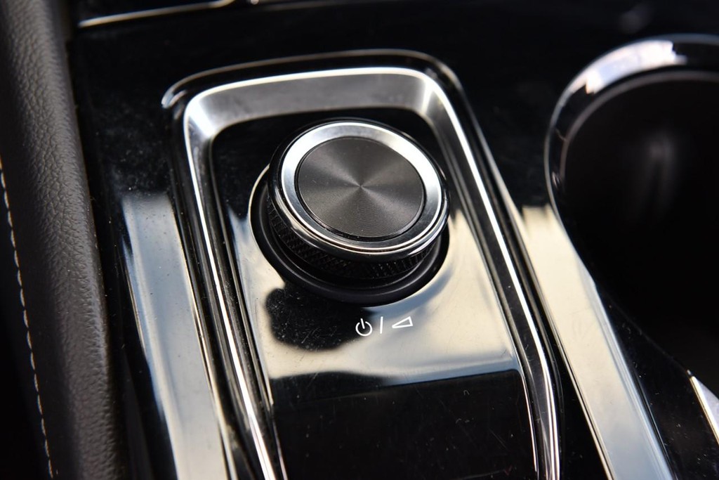 Buick Envision Vehicle Full-screen Gallery Image 20