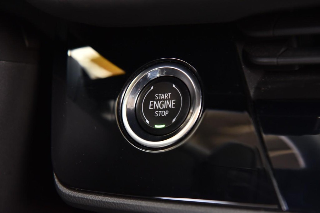 Buick Envision Vehicle Full-screen Gallery Image 21