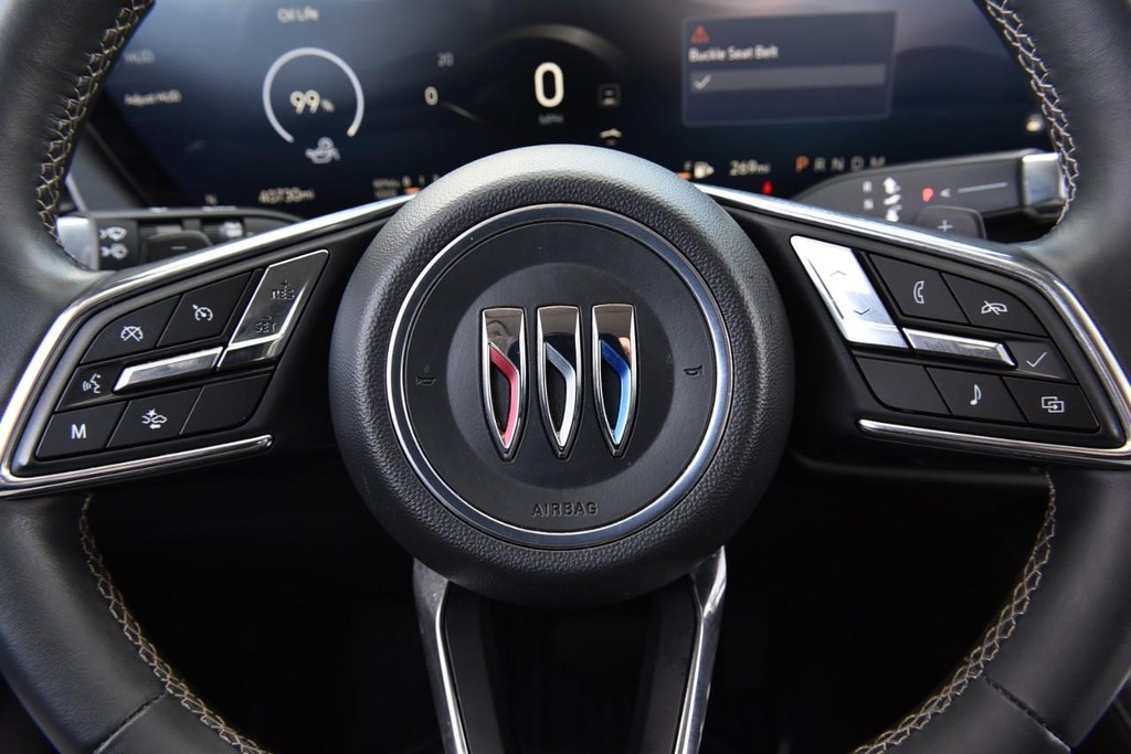 Buick Envision Vehicle Full-screen Gallery Image 22