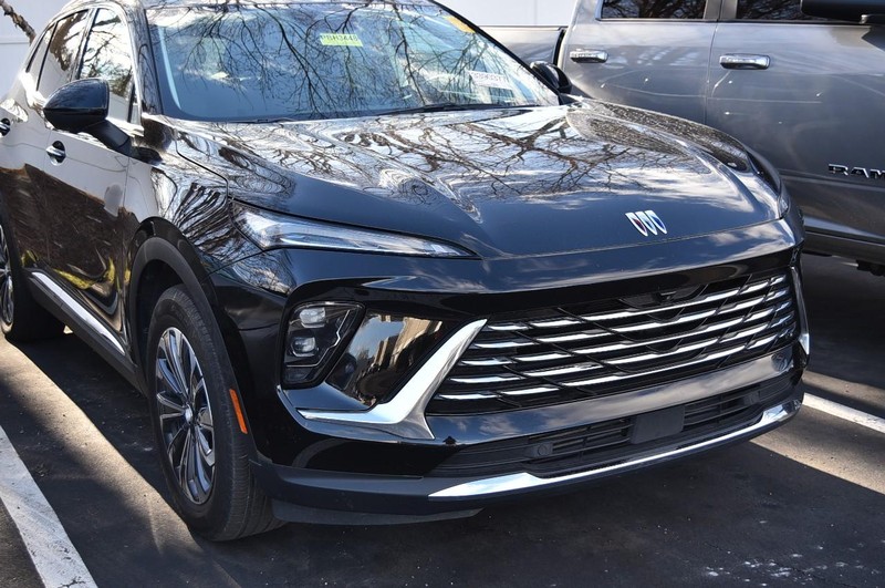 Buick Envision Vehicle Full-screen Gallery Image 2