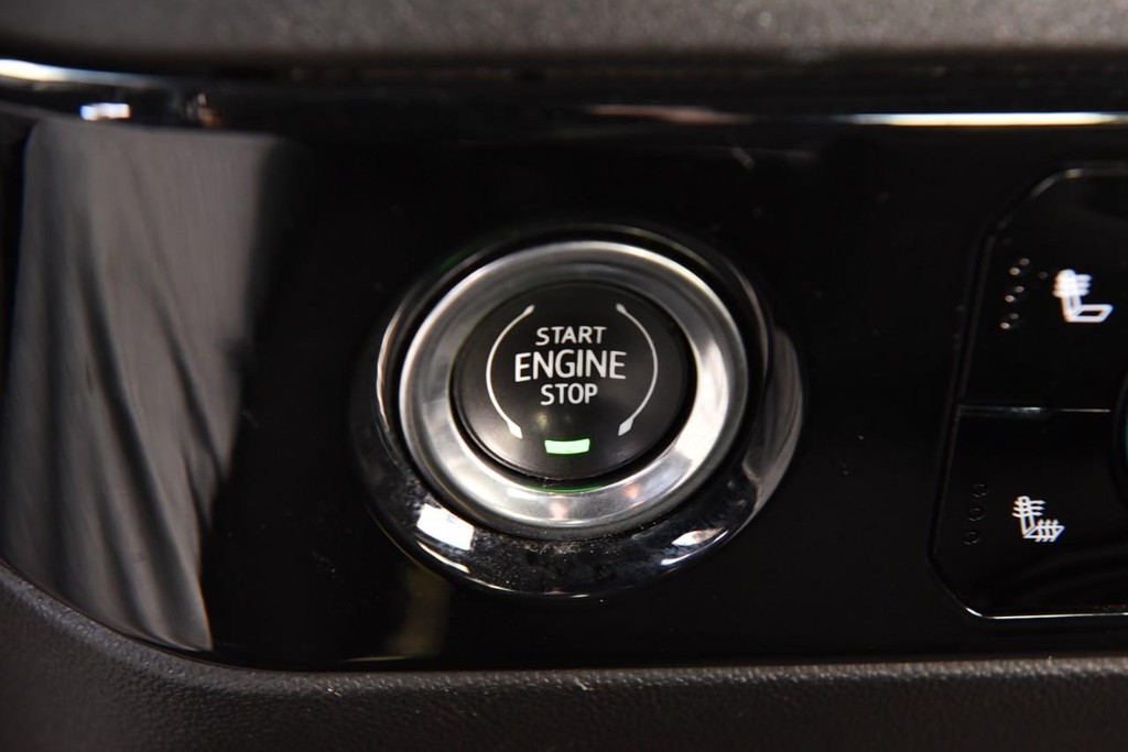 Chevrolet Silverado 1500 Vehicle Full-screen Gallery Image 15