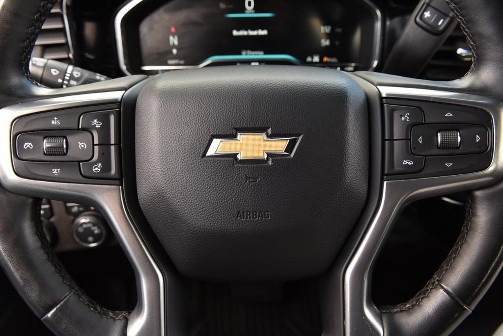 Chevrolet Silverado 1500 Vehicle Full-screen Gallery Image 16