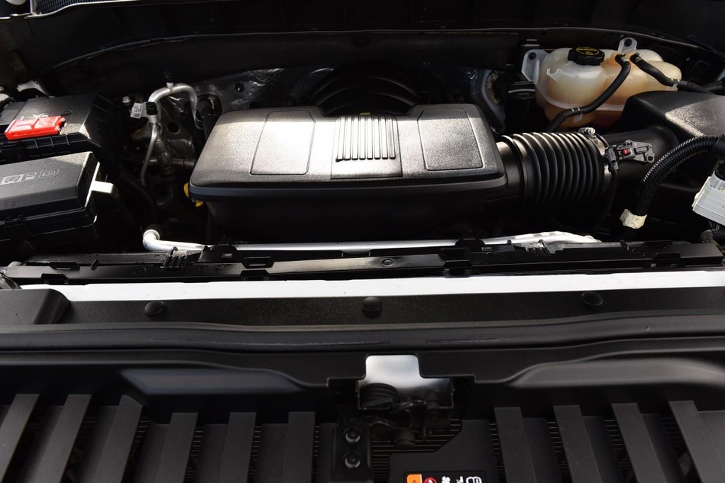 Chevrolet Silverado 1500 Vehicle Full-screen Gallery Image 21