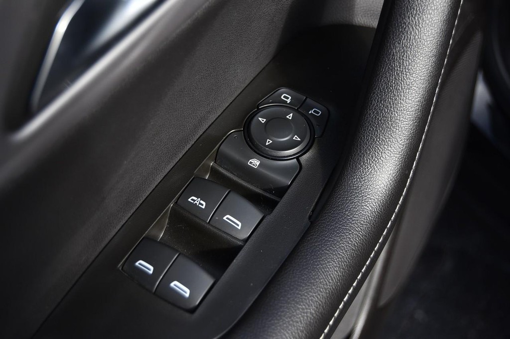 Chevrolet Blazer Vehicle Full-screen Gallery Image 08