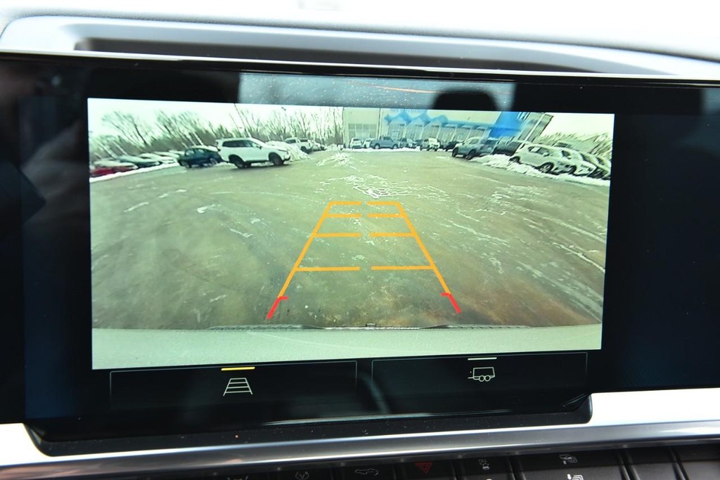 Chevrolet Silverado 1500 Vehicle Full-screen Gallery Image 11