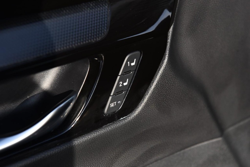 Honda CR-V Vehicle Image 09