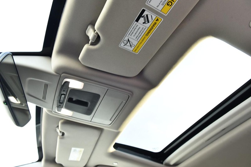 Honda CR-V Vehicle Image 24