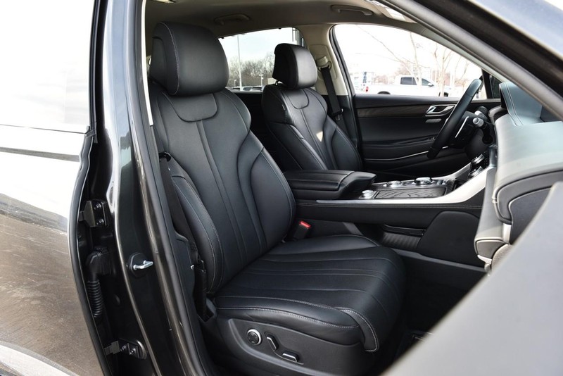 Genesis GV80 Vehicle Image 24