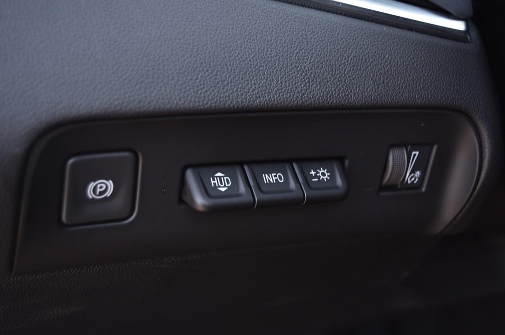 Buick Enclave Vehicle Full-screen Gallery Image 12