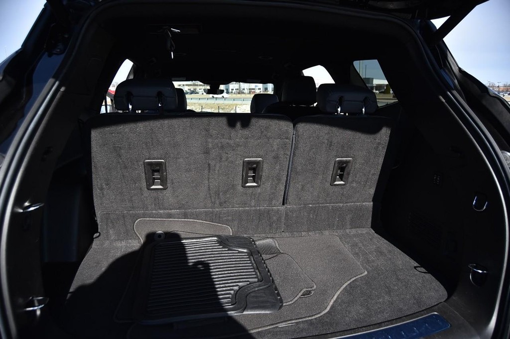 Buick Enclave Vehicle Full-screen Gallery Image 28