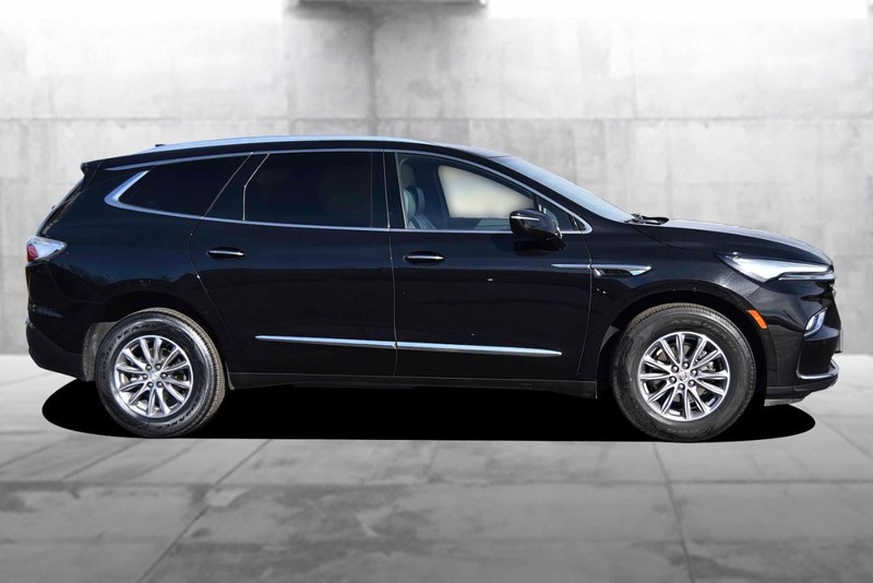 Buick Enclave Vehicle Image 05