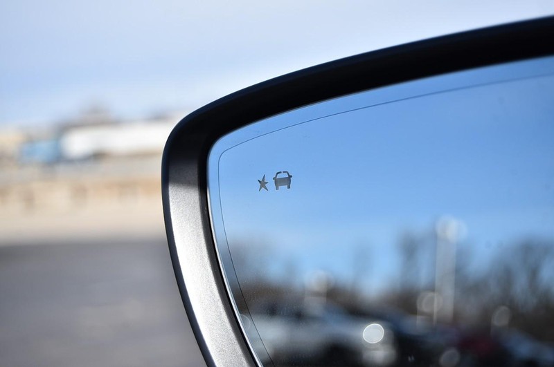 Buick Enclave Vehicle Image 11